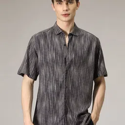 TIGER SNAKE Abstract Printed Spread Collar Short Sleeves Comfort Shirt-image-15