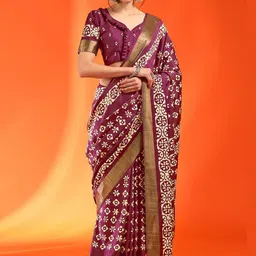 Mitera Ethnic Motifs Silk Blend Sungudi Saree-image-48