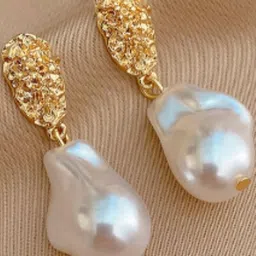 Tipsy closet Contemporary Drop Earrings-10