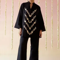 NERO Embroidered Tunic With Trouser Co-Ords-picture-28