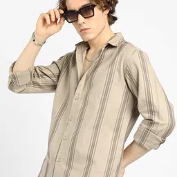 Campus Sutra Men Comfort Opaque Striped Casual Shirt-picture-19