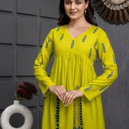 TARANJAL Floral Print Top-image-35