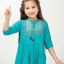 Ishti Floral Embroidered Top-picture-19