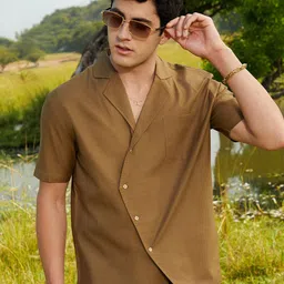 Campus Sutra Men Comfort Fit Cuban Collar Solid Cotton Casual Shirt-picture-46