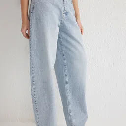 Trendyol Women Mid-Rise Heavy Fade Baggy Jeans-image-84