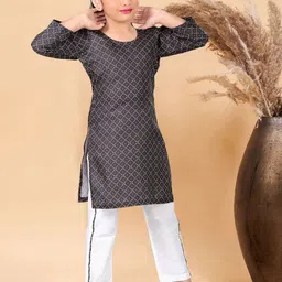Pehanaava Girls Geometric Printed Cotton Straight Kurta With Trouser-picture-12
