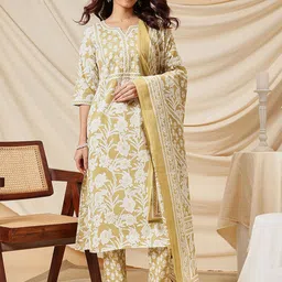 Ginni Arora Label Women Floral Printed Cotton Kurta with Trousers & Dupatta-picture-48