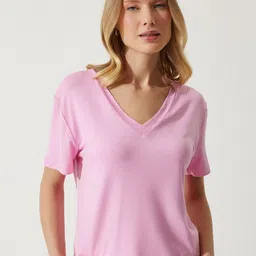 Happiness istanbul Women Solid V-Neck T-Shirt-image-96
