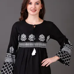 NeeraFashion Print Tie-Up Neck Bell Sleeve Empire Top-picture-36