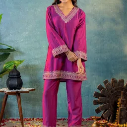 KASYA Embroidered Pure Silk Tunic With Trousers Co-Ords Set-picture-14
