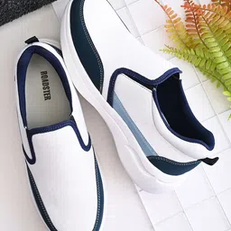 The Roadster Lifestyle Co Men Colourblocked Slip-On Sneakers-image-40