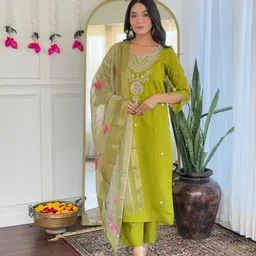 Navlik Women Floral Embroidered Regular Kurta with Trousers & With Dupatta-picture-21