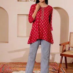 Chandbaali Women Printed Round Neck Tunic-image-32