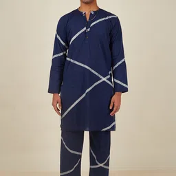 Banana Labs Men Printed Regular Pure Cotton Kurta with Trousers-image-7
