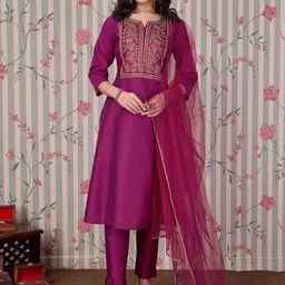 Ode by House of Pataudi Pink Ethnic Motifs Embroidered Zari Kurta With Trousers & Dupatta-picture-16