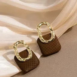 FIMBUL Gold-Plated Textured Geometric Shaped Studs image 2