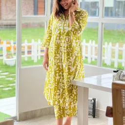 Women Viscose Rayon Kurti Pant Set-image-10