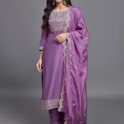 DIVASTRI Ethnic Motifs Yoke Design Pure Silk Zari Straight Kurta With Trousers & Dupatta-image-20