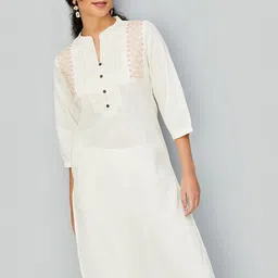 max Floral Yoke Design Mandarin Collar Thread Work Straight Kurta-picture-15