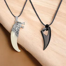 OOMPH Square Pendants with Chains-6