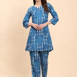 Noia Printed V-Neck Tunic With Trouser Co-Ords-picture-3