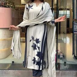 Navlik Floral Printed Notch Neck Straight Kurta With Trousers & Dupatta-image-31