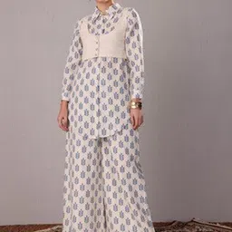 SILCHIC Floral Printed Tunic With Palazzos & Koti-image-36