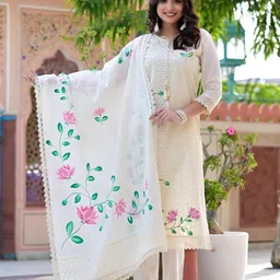MILAAV Floral Printed Thread Work Straight Kurta With Trousers & Dupatta-image-0
