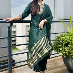 VredeVogel Ethnic Motifs Embroidered Round Neck Straight Kurta with Trouser & Dupatta-12