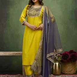 VredeVogel Women Floral Embroidered Kurta with Trousers & Dupatta-image-39