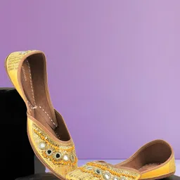 Anouk Women Embellished Ethnic Mojaris Flats-picture-49