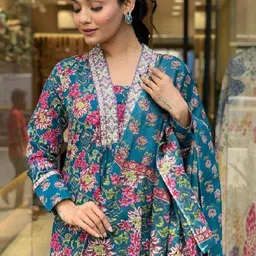 URMIR FASHION Women Floral Printed Panelled Kurta with Trousers & With Dupatta-picture-36
