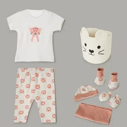 Juniors by Lifestyle Infants 8 Pcs Pure Cotton Baby Apparel Gift Set-47