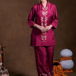 Phulkari Forever Floral Embroidered Shirt Collar Phulkari Pure Silk Tunic & Trousers-picture-50