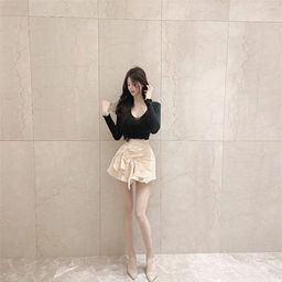 StyleCast x Revolte Extended Sleeves Crop Top-picture-47