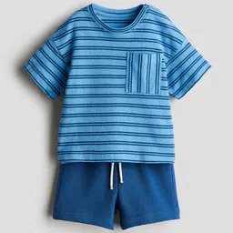 H&M 2-Piece T-Shirt & Sweatshorts Set-image-77