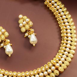 Anouk Gold-Plated Kundan-Studded & Beaded Jewellery Set-picture-5