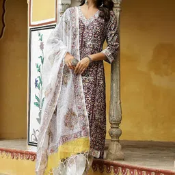 Lookmark Women Floral Printed Regular Kurta with Pyjamas & With Dupatta-picture-1