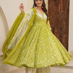 Women Bandhani Printed Kurta with Palazzos & Dupatta-image-95
