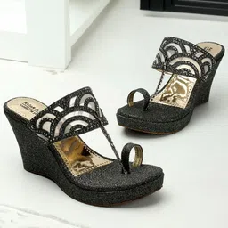 madam glorious Embellished Ethnic Wedge Sandals-51
