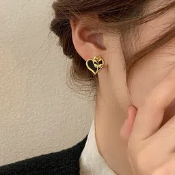 VAGHBHATT Gold-Plated Heart Shaped Elegant Studs image 2