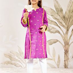 VASTRAMAY Girls Floral Embroidered Cotton Kurta with Leggings-picture-26