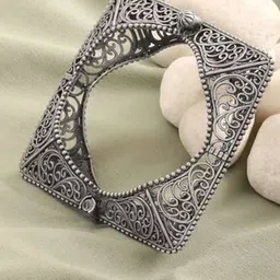 The Pari Silver-Plated Oxidised Bangle-28