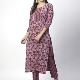 AK FASHION MALL Women Floral Printed Regular Kurta with Trousers-image-16
