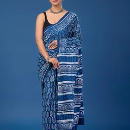 Taavi Ethnic Motifs Block Printed Pure Cotton Dabu Saree image 2