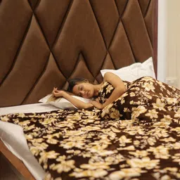 Changers Black & Green Printed AC Room 300 GSM Double Bed Blanket-picture-12
