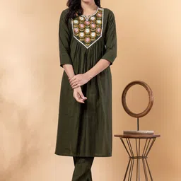 Readiprint Women Floral Yoke Design Pleated Thread Work Pure Silk Kurta with Trousers-picture-57