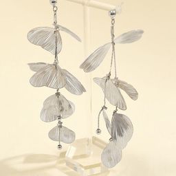 StyleCast x Revolte Leaf Shaped Studs Earrings-1