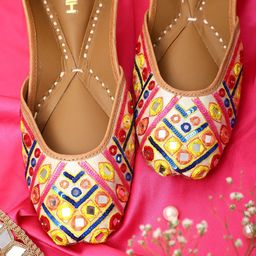 Nysah Women Leather Embellished Ethnic Mojaris Flats-image-74