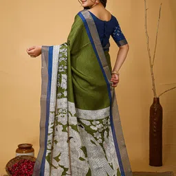 DIVASTRI Checked Printed Zari Border Saree image 5